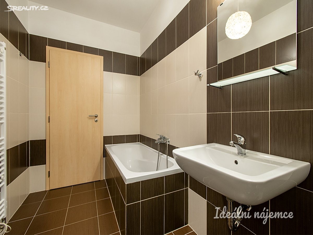 Pronájem bytu 1+kk 43 m², Vrátenská, Praha 9 - Miškovice