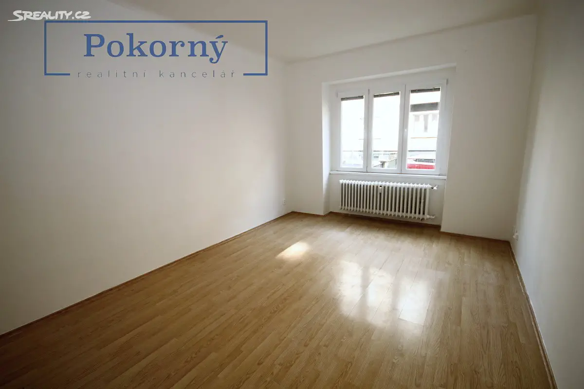 Pronájem bytu 1+kk 26 m², V Horní Stromce, Praha 3 - Vinohrady