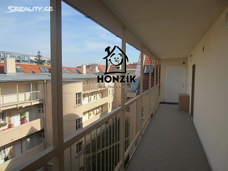 Pronájem bytu 1+kk 26 m², Novovysočanská, Praha 9 - Vysočany