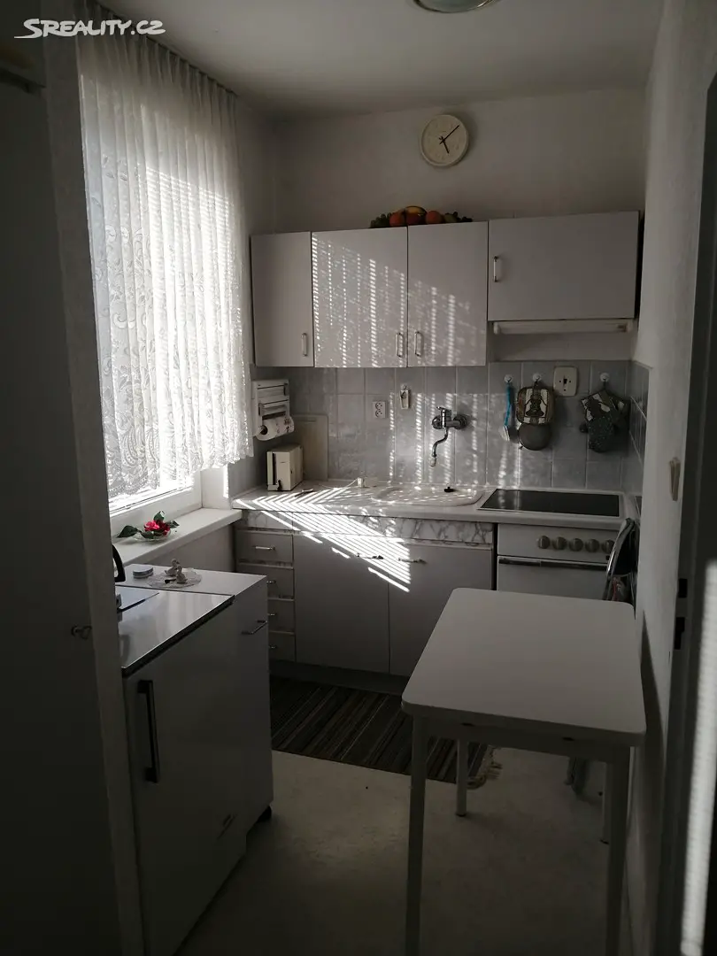 Pronájem bytu 2+1 39 m², Václavická, Náchod