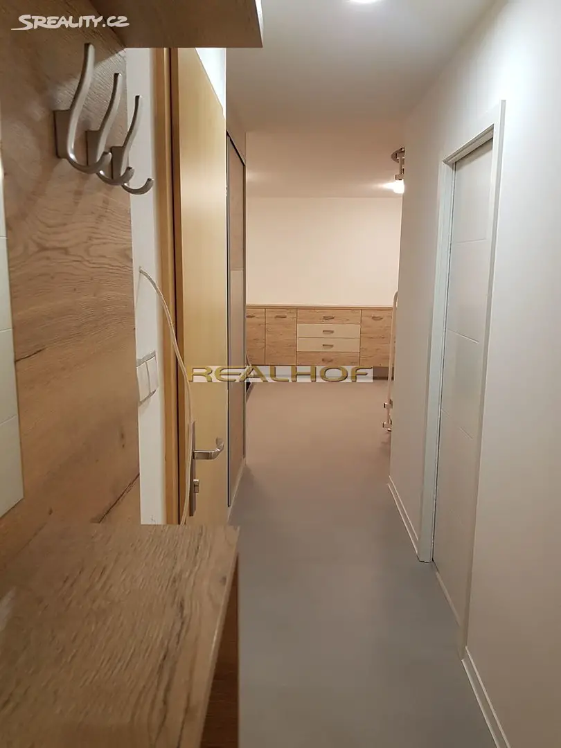 Pronájem bytu 3+1 70 m² (Mezonet), Seifertova, Brno - Lesná