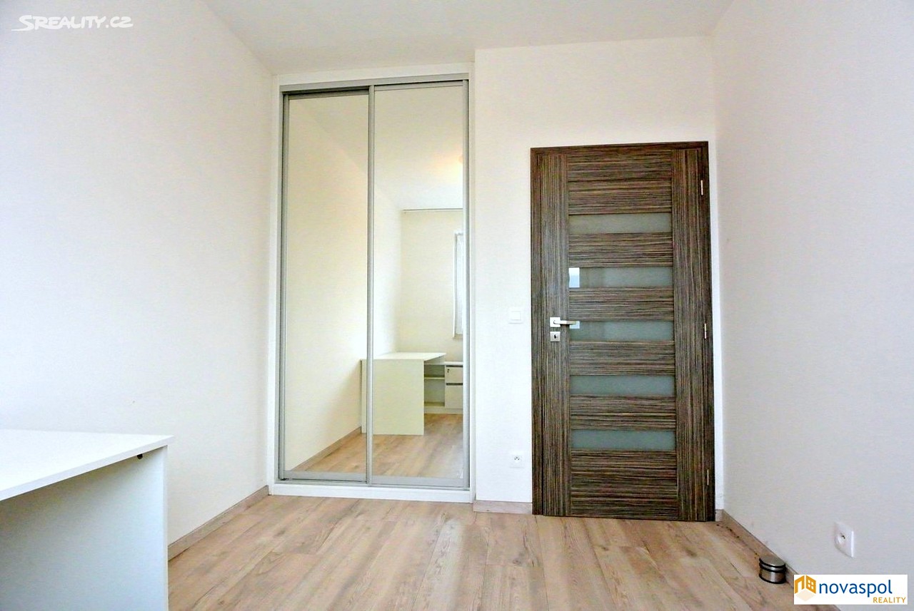 Pronájem bytu 3+kk 70 m², Dubeckého, Praha 10 - Dubeč