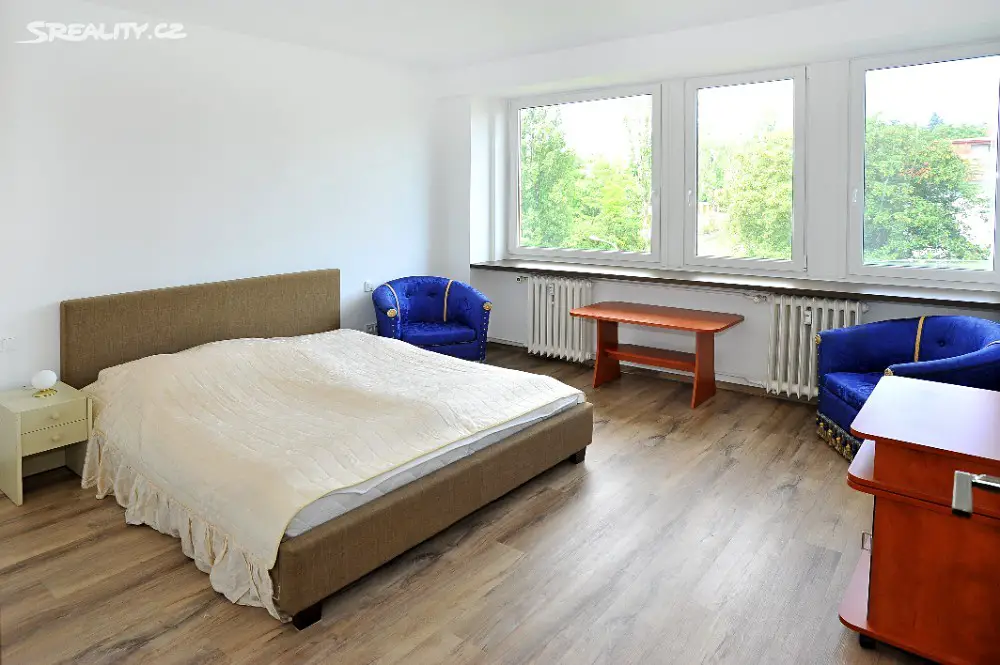 Pronájem bytu 4+1 93 m², Na Šťáhlavce, Praha - Dejvice