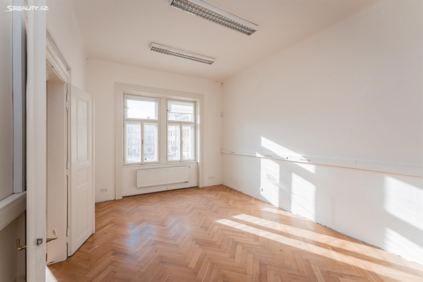 Pronájem bytu 4+1 130 m², náměstí Bratří Synků, Praha 4 - Nusle