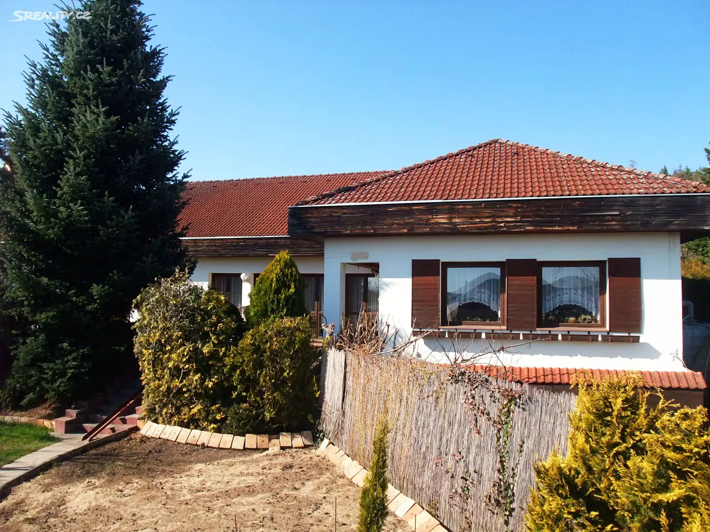 Prodej  rodinného domu 285 m², pozemek 1 191 m², Jíloviště, okres Praha-západ