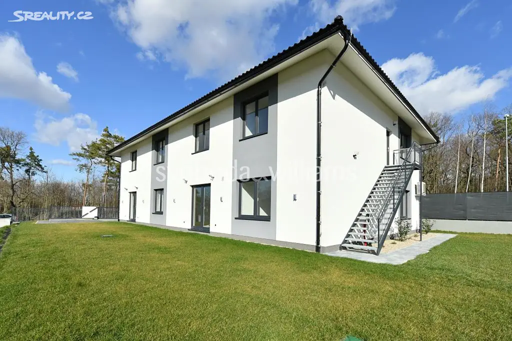 Prodej  rodinného domu 402 m², pozemek 970 m², Milovice - Mladá, okres Nymburk