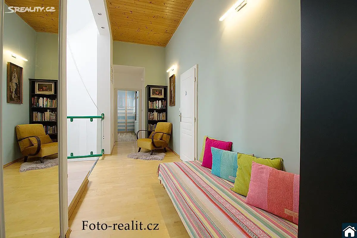 Prodej  rodinného domu 195 m², pozemek 575 m², Za Zahradami, Praha 10 - Dolní Měcholupy