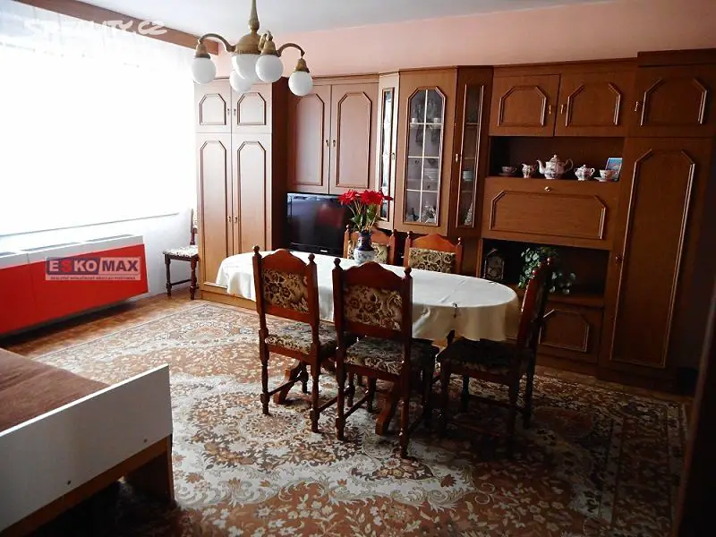 Prodej  rodinného domu 200 m², pozemek 1 043 m², Hlavní, Břeclav - Poštorná