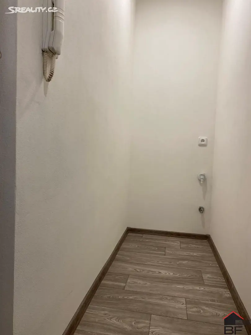 Pronájem bytu 1+kk 30 m², Svojsíkova, Nový Bor