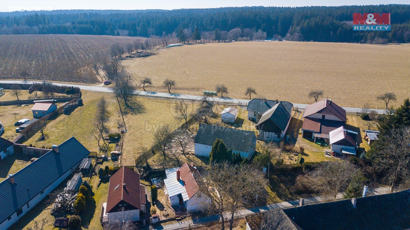 Prodej  chalupy 963 m², pozemek 1 804 m², Černovice, okres Pelhřimov