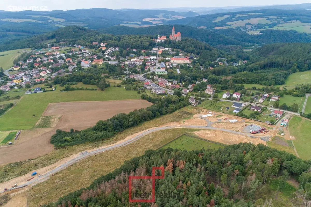 Prodej  stavebního pozemku 1 593 m², Bouzov, okres Olomouc