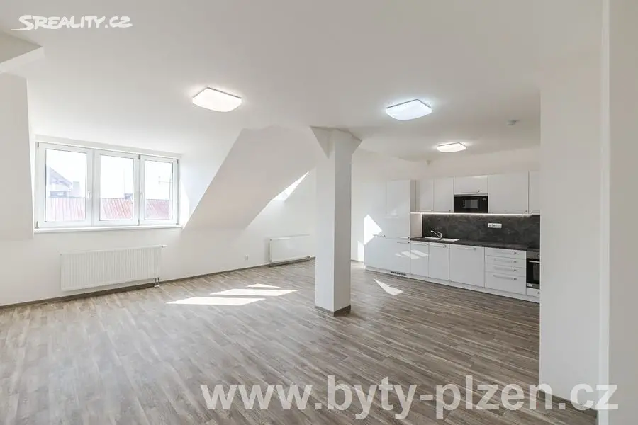 Pronájem bytu 2+kk 90 m², Husova, Plzeň - Jižní Předměstí
