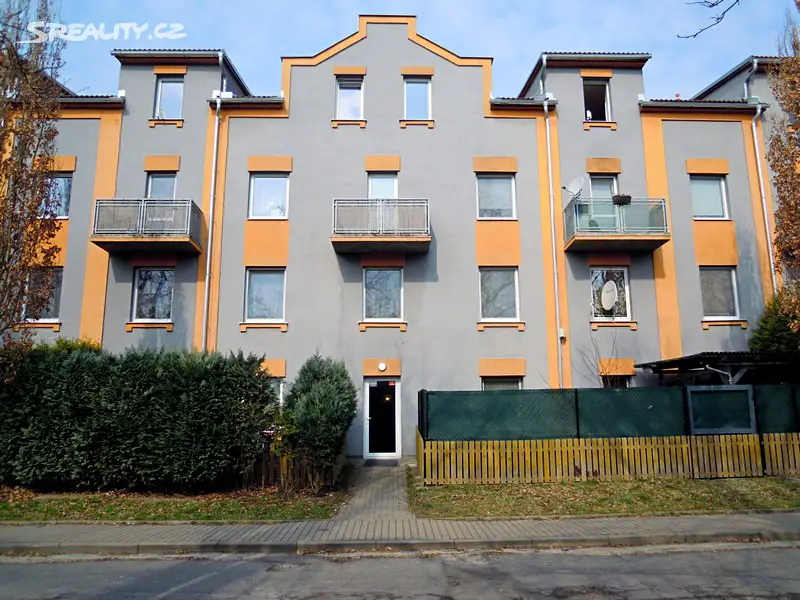 Prodej bytu 1+kk 38 m², Rakouská, Milovice - Mladá
