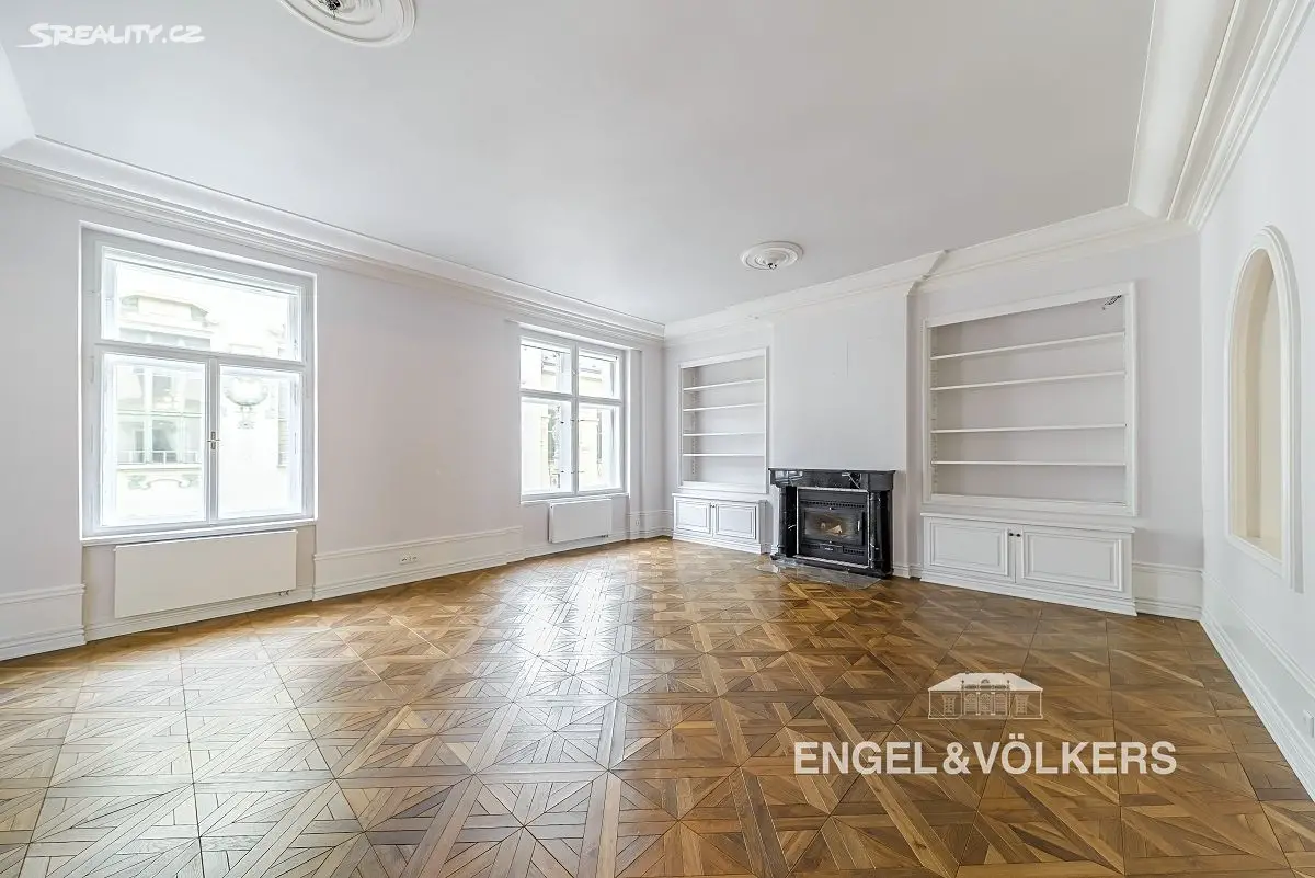 Prodej bytu 5+1 206 m², Trojanova, Praha 2 - Nové Město