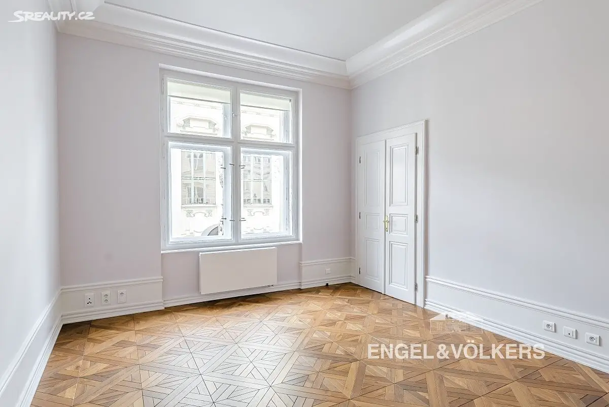 Prodej bytu 5+1 206 m², Trojanova, Praha 2 - Nové Město