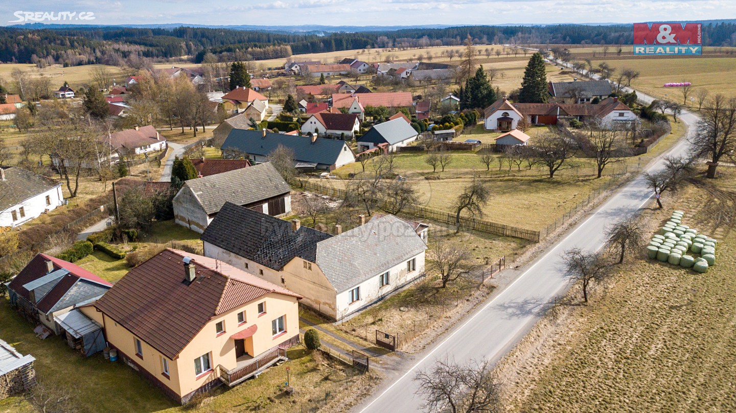 Prodej  chalupy 420 m², pozemek 1 804 m², Černovice - Benešov, okres Pelhřimov