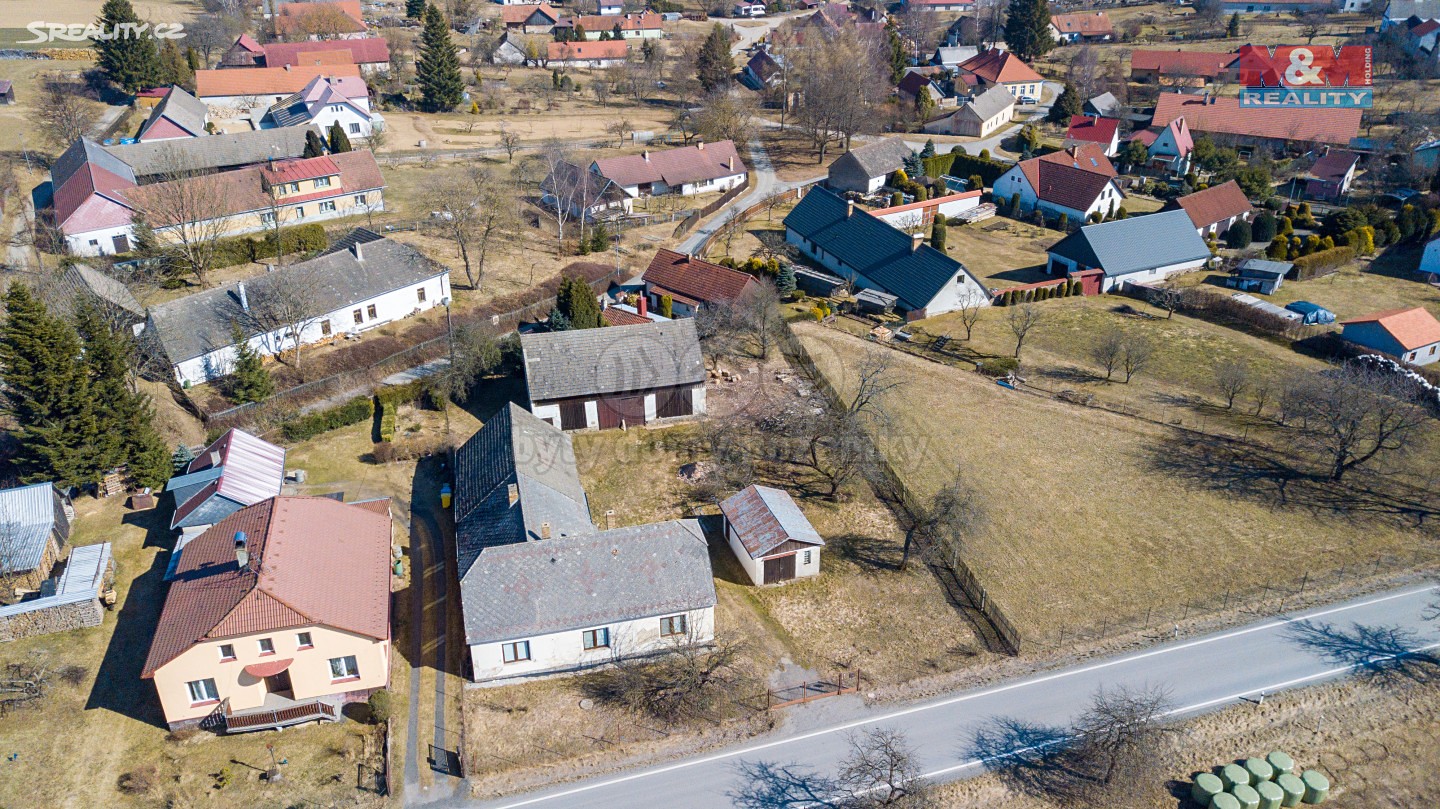 Prodej  chalupy 420 m², pozemek 1 804 m², Černovice - Benešov, okres Pelhřimov