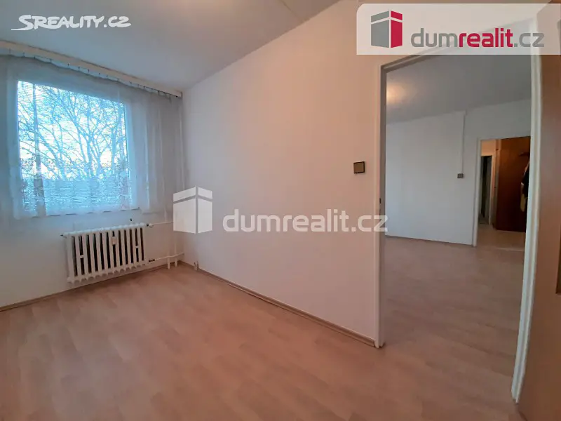 Pronájem bytu 3+1 55 m², Lovosická, Praha 9 - Střížkov