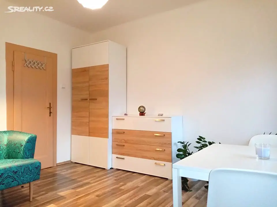 Pronájem bytu 1+1 30 m², Za vodárnou, Praha 8 - Libeň
