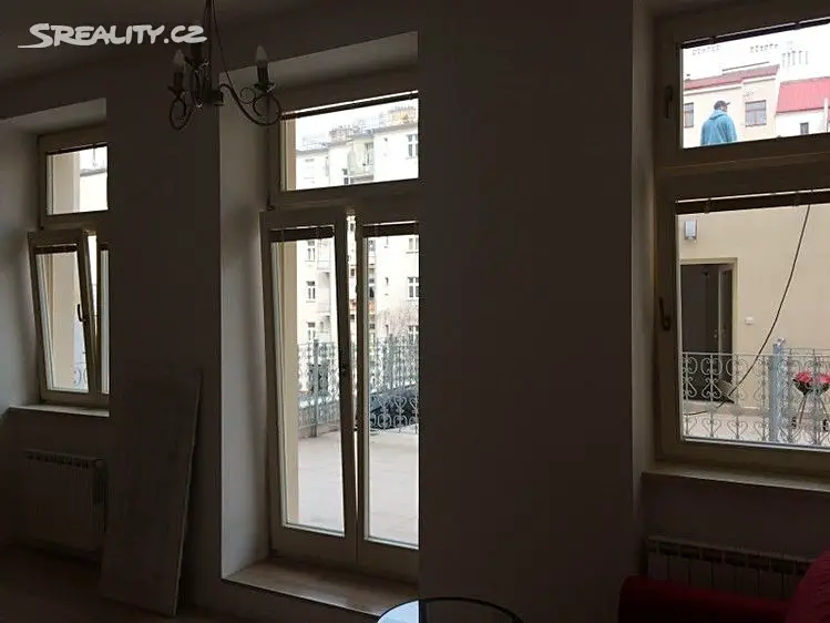 Pronájem bytu 1+kk 27 m², Korunovační, Praha 7 - Bubeneč