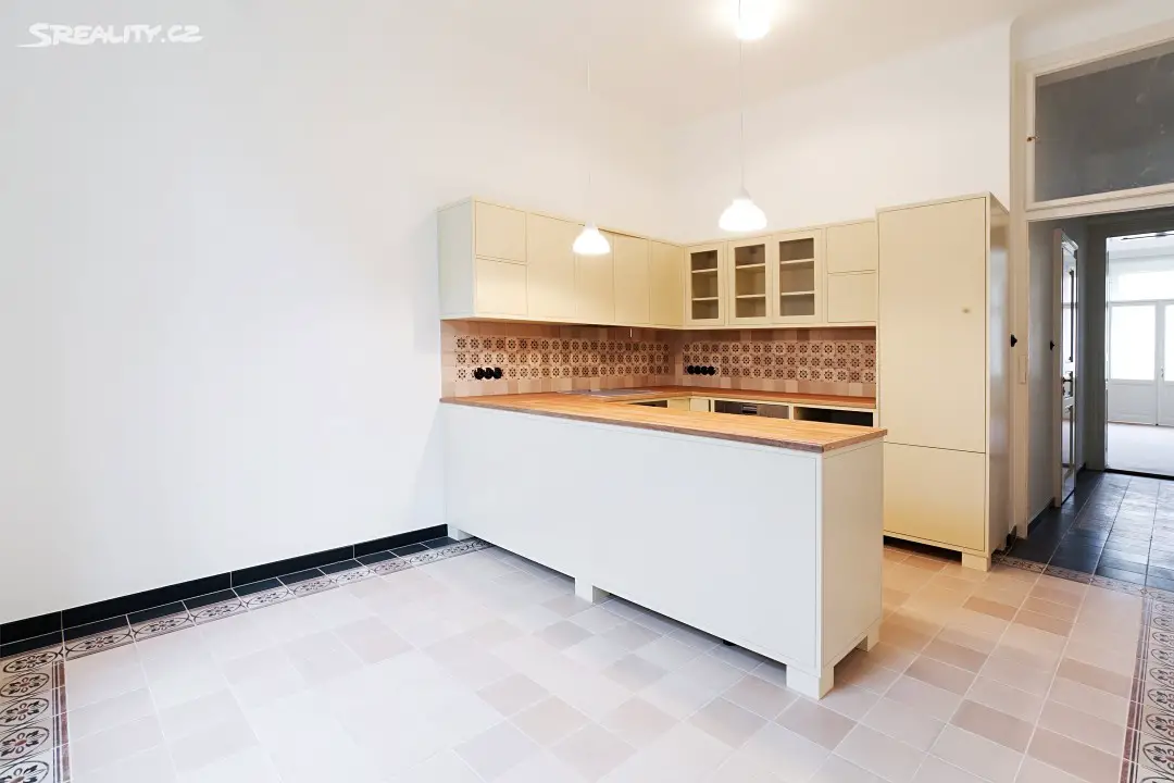 Pronájem bytu 4+1 121 m², Na Smetance, Praha 2 - Vinohrady