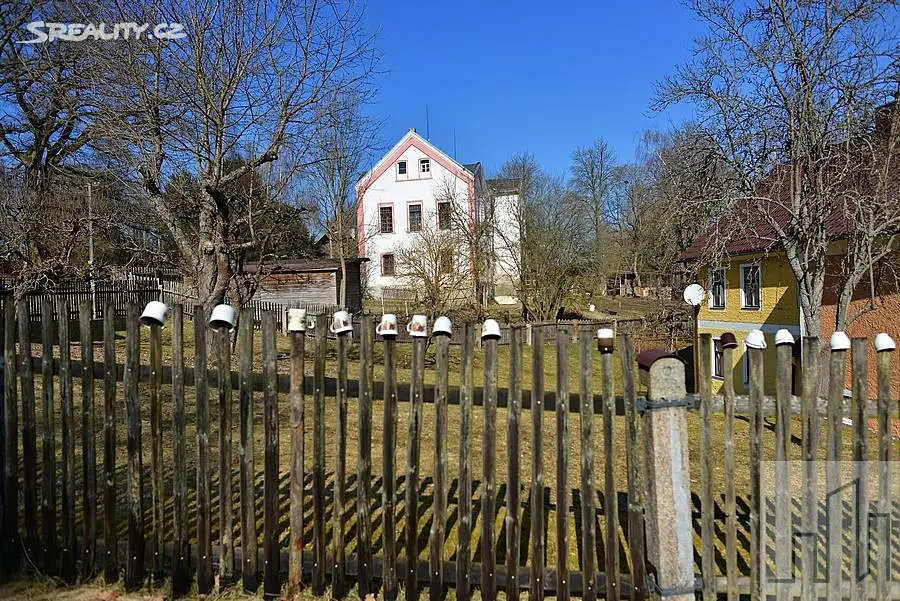 Prodej  zemědělské usedlosti 260 m², pozemek 34 289 m², Útvina - Svinov, okres Karlovy Vary