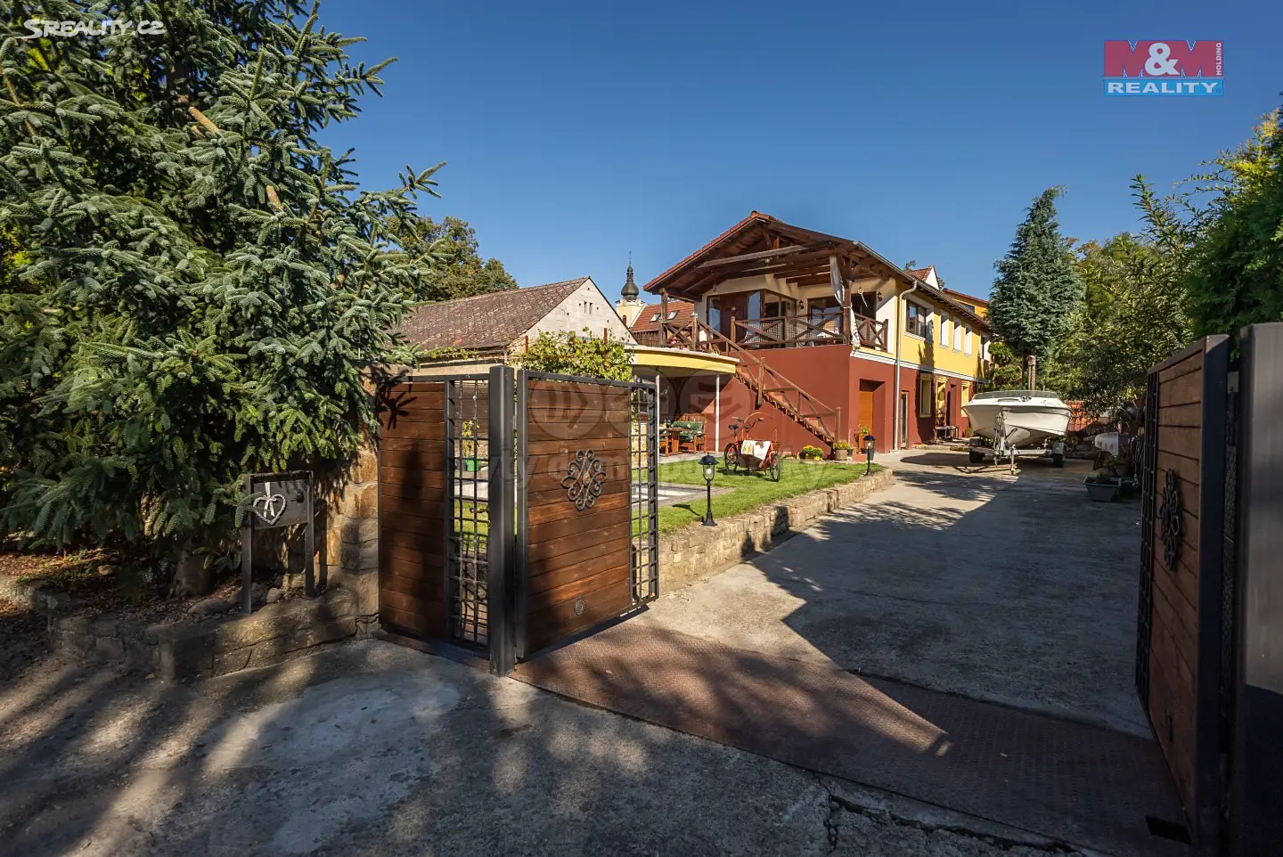 Prodej  rodinného domu 384 m², pozemek 640 m², Masarykovo náměstí, Napajedla