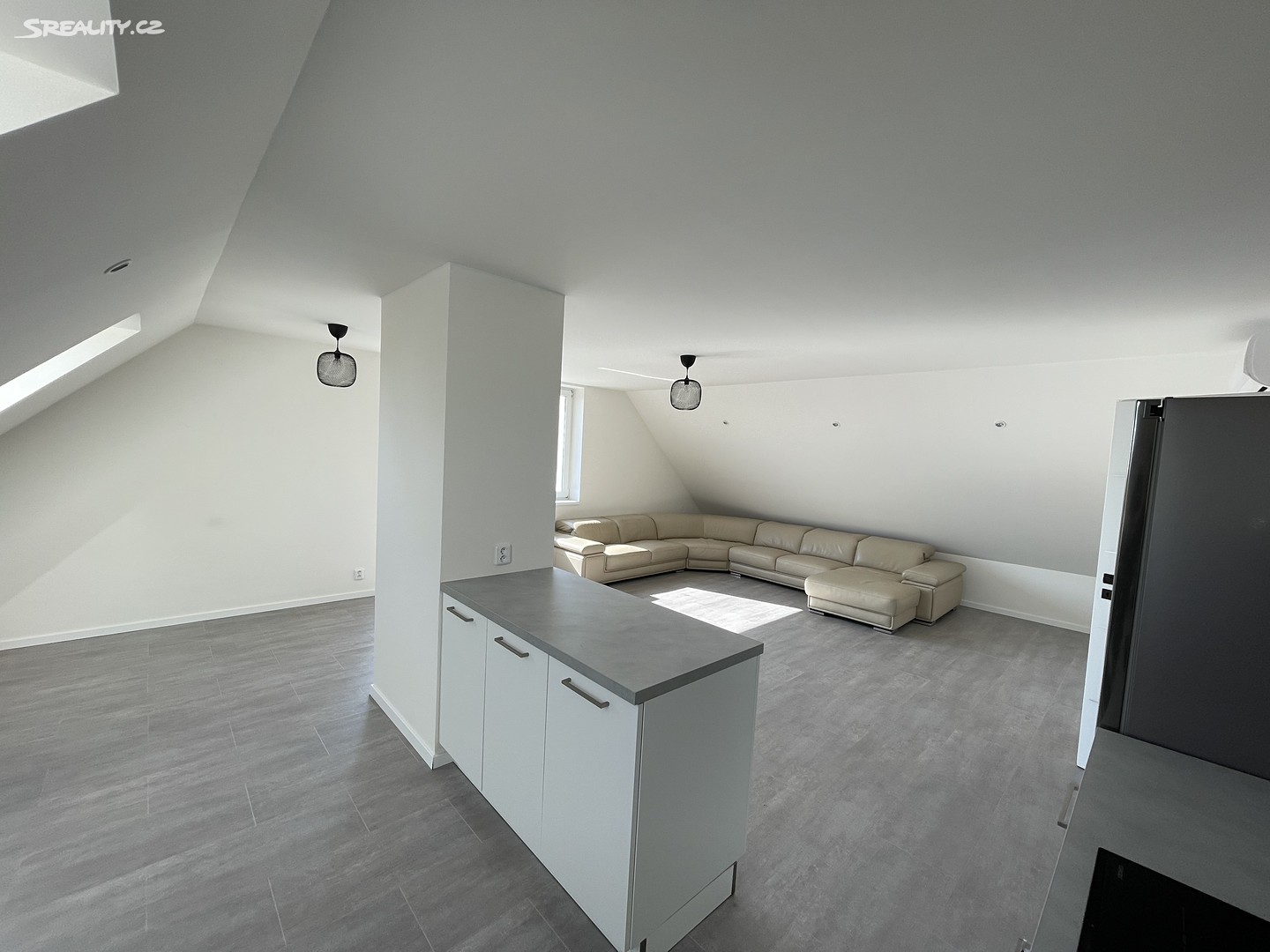 Pronájem bytu 3+kk 120 m² (Podkrovní), Horoměřice, okres Praha-západ