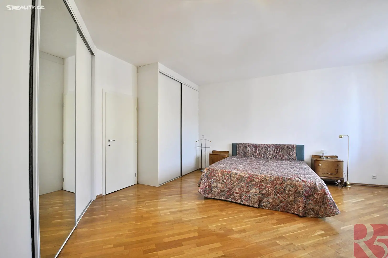 Pronájem bytu 4+1 130 m², Na okraji, Praha - Praha 6