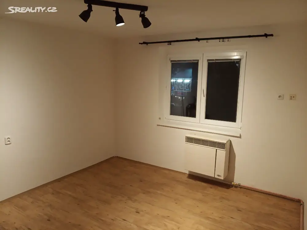 Pronájem bytu 1+kk 23 m², Na Popluží, Ústí nad Labem - Klíše
