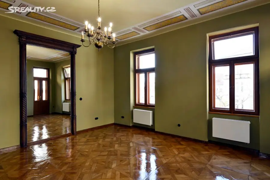Prodej bytu 2+kk 56 m², Komenského, Hradec Králové