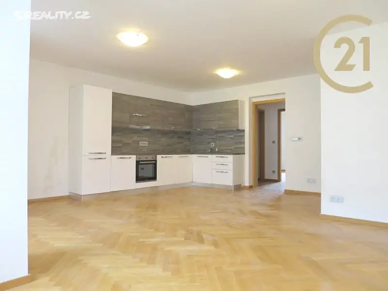 Prodej bytu 2+kk 63 m² (Podkrovní), Holečkova, Praha 5 - Smíchov