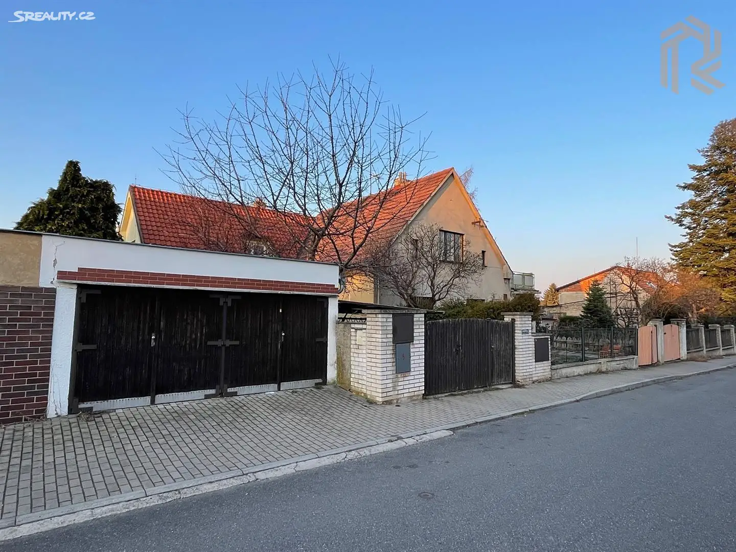 Prodej  vícegeneračního domu 427 m², pozemek 825 m², Hornofova, Praha 6 - Nebušice