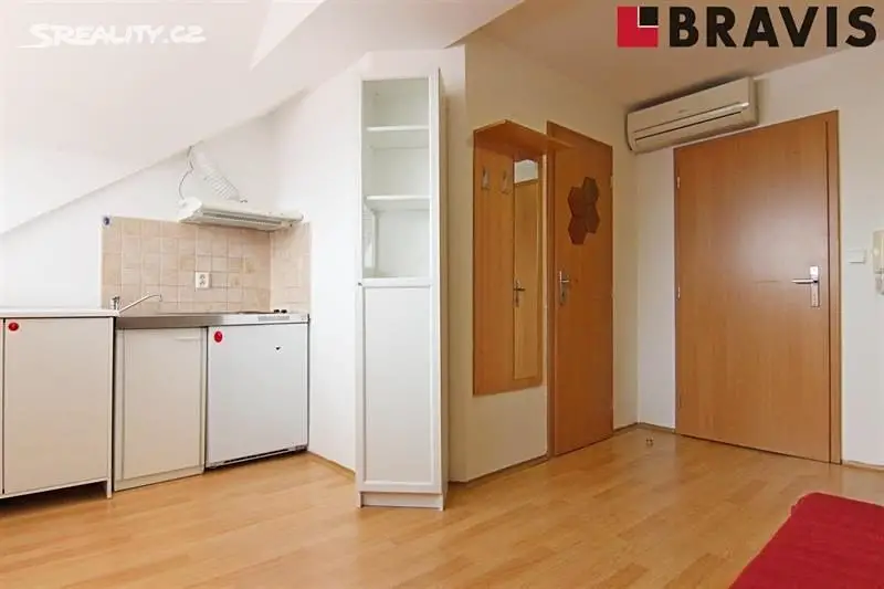 Pronájem bytu 1+kk 25 m², Palackého třída, Brno - Královo Pole
