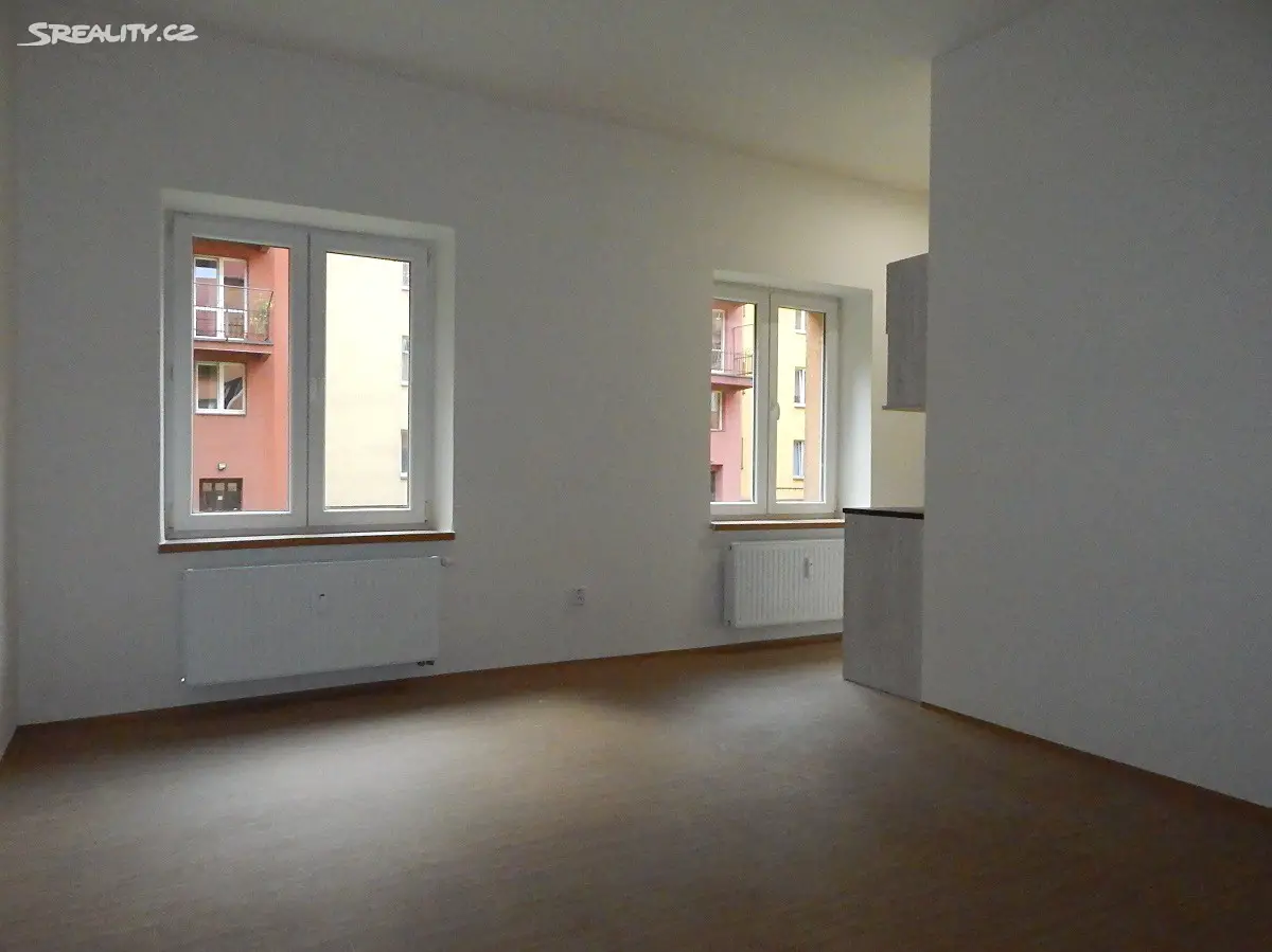 Pronájem bytu 1+kk 30 m², Na Fifejdách, Ostrava - Moravská Ostrava