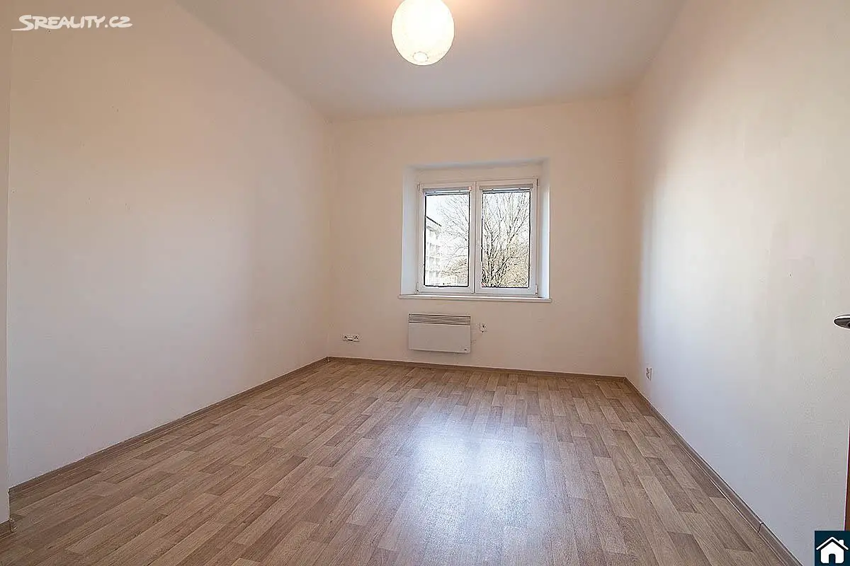 Pronájem bytu 1+kk 21 m², Hadovitá, Praha - Michle