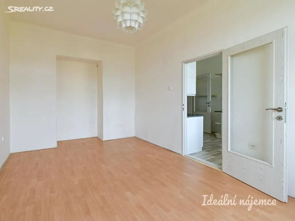 Pronájem bytu 2+1 58 m², Čestmírova, Praha 4 - Nusle