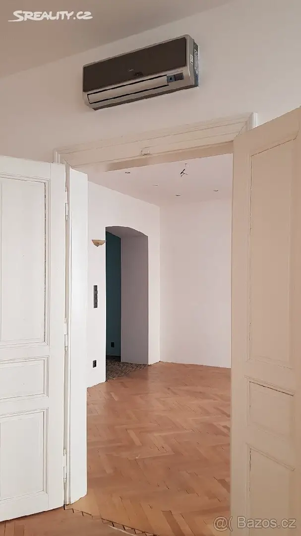 Pronájem bytu 4+1 114 m², Hálkova, Praha - Nové Město