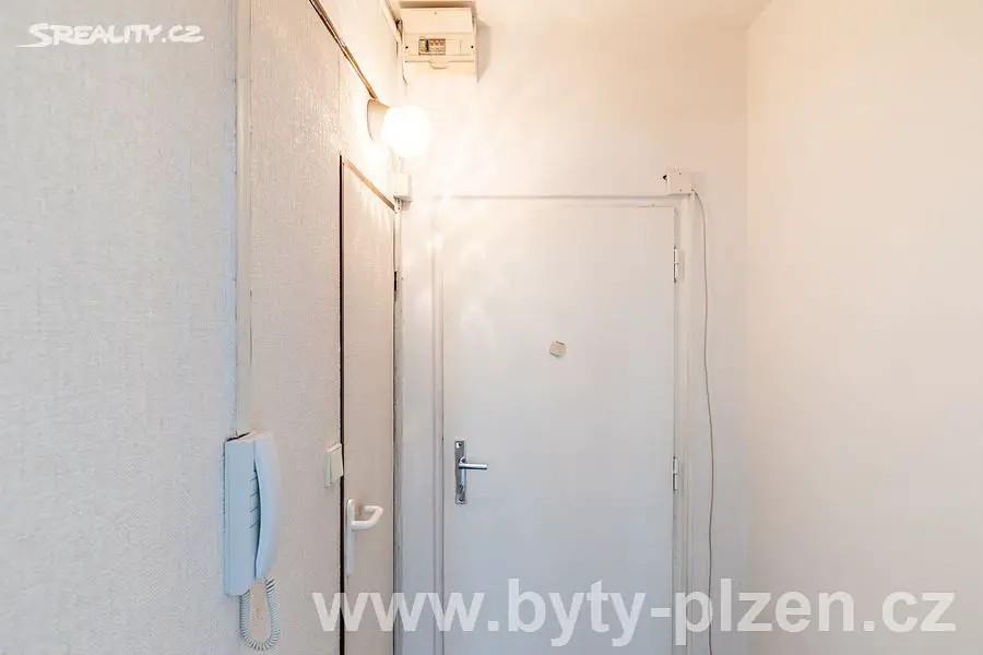 Prodej bytu 1+1 36 m², Na Dlouhých, Plzeň - Doubravka