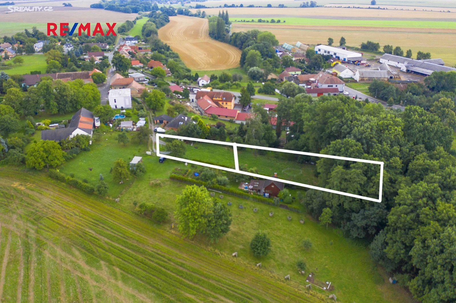 Prodej  stavebního pozemku 2 439 m², Barchov, okres Pardubice