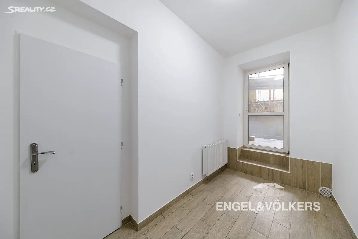 Pronájem bytu 1+1 45 m², Holečkova, Praha 5 - Košíře