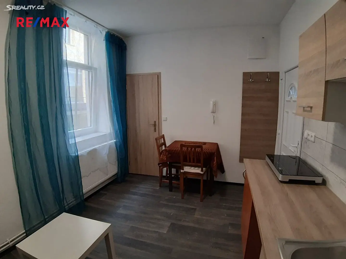 Pronájem bytu 1+kk 16 m², Bří Lužů, Uherský Brod