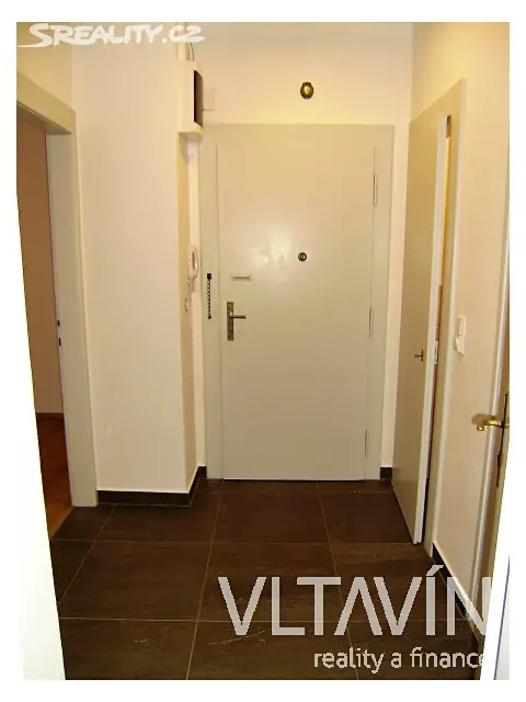 Pronájem bytu 2+kk 41 m², V zálomu, Praha 4 - Nusle