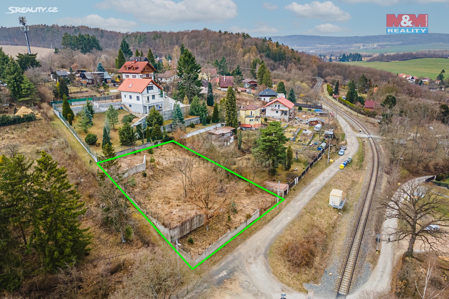 Prodej  stavebního pozemku 1 217 m², Čisovice, okres Praha-západ