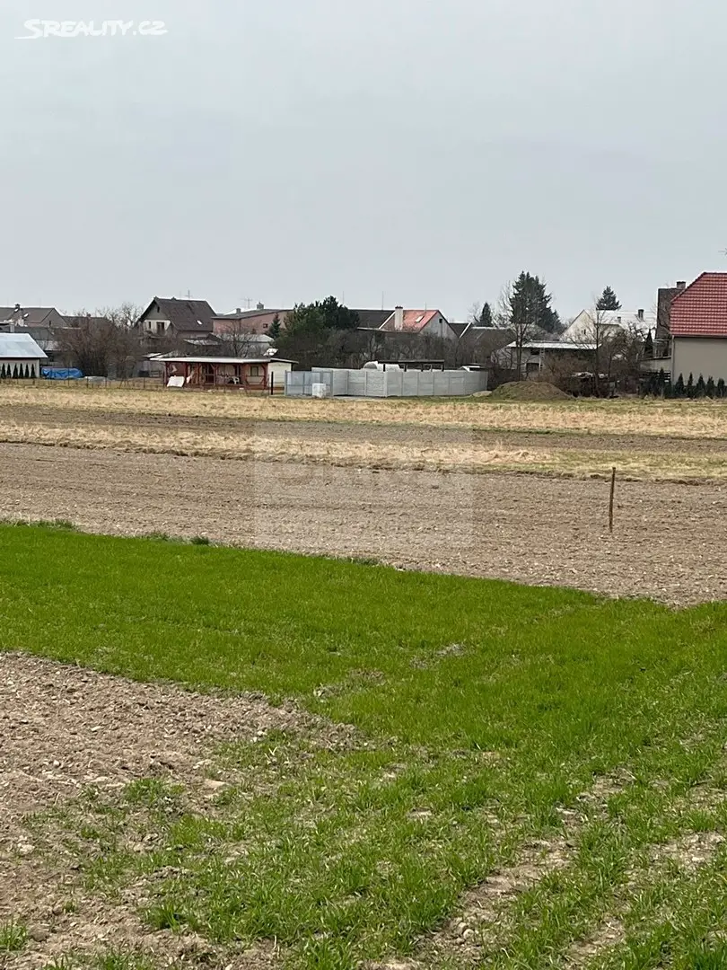 Prodej  stavebního pozemku 2 500 m², Velký Újezd, okres Olomouc