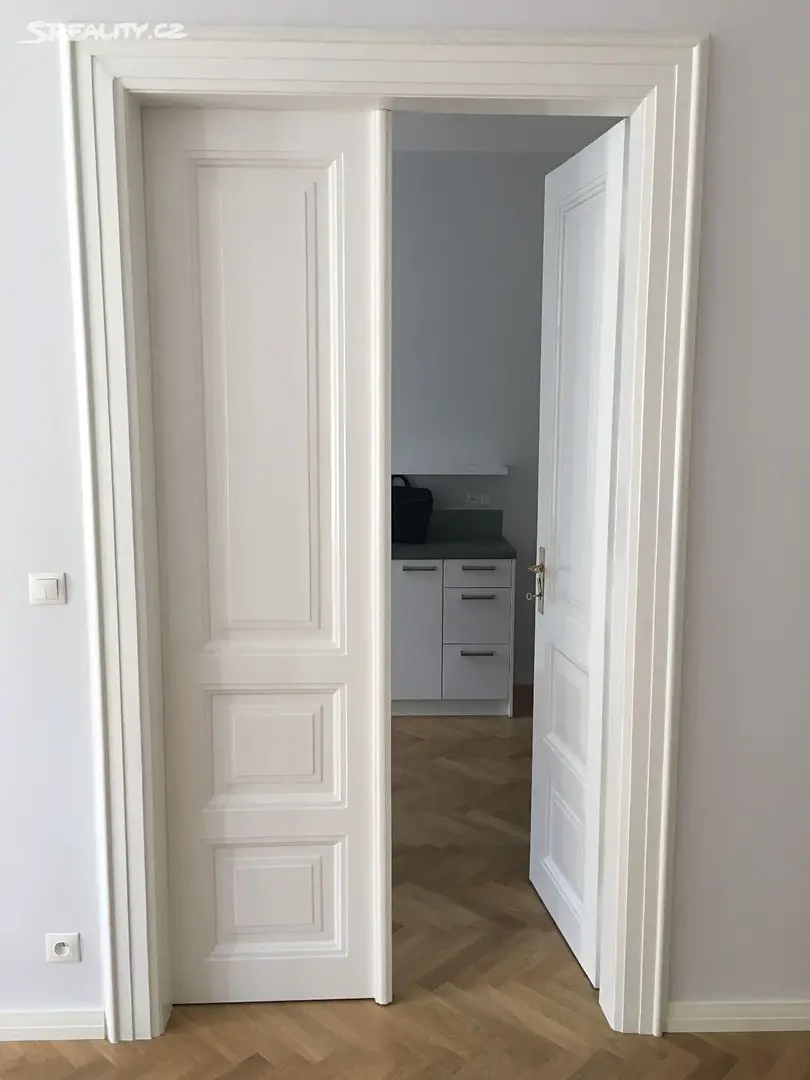 Pronájem bytu 2+1 73 m², Letohradská, Praha 7 - Holešovice