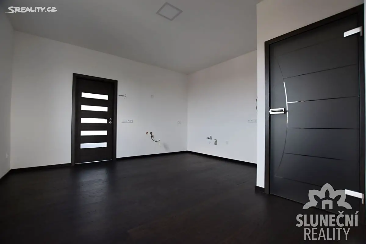 Prodej bytu 2+1 65 m², Na Dlouhých, Uherský Brod