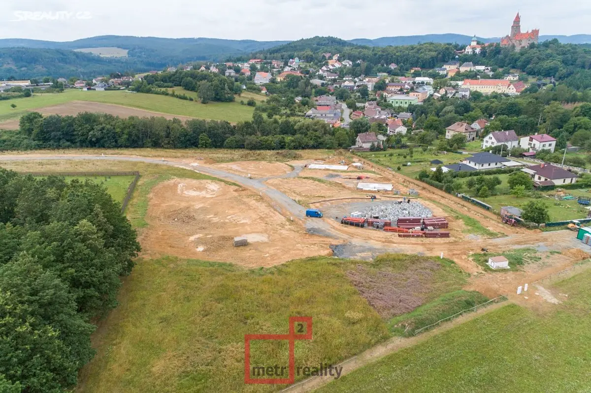 Prodej  stavebního pozemku 1 698 m², Bouzov, okres Olomouc