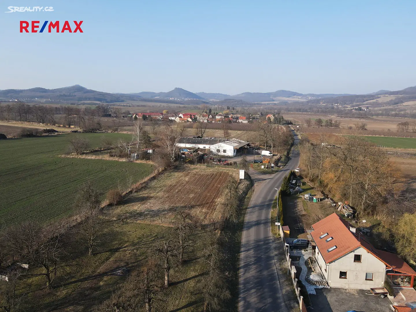 Prodej  stavebního pozemku 1 790 m², Ploskovice, okres Litoměřice