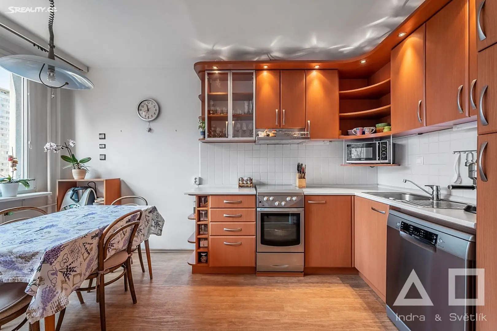 Pronájem bytu 4+1 86 m², Rajmonova, Praha 8 - Kobylisy